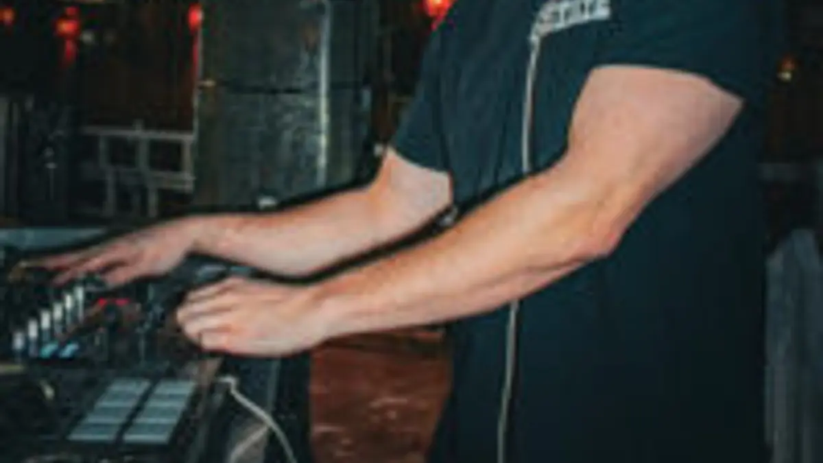 DJ E-State Live